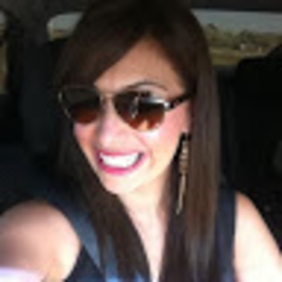 Meet your Posher, Ana - Picture 1 of 1